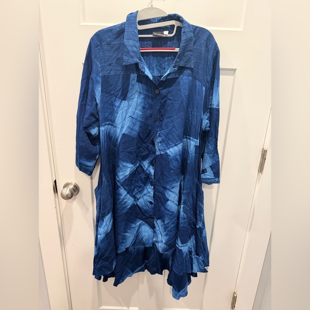 IguaNa Blue Abstract Print Tunic Dress Size M Rayon Button Front 3/4 Sleeve